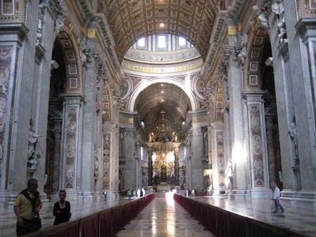 Innenraum_web Das Hauptschiff. Marmor - soweit das Auge reicht.