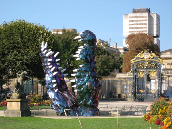 Meine erste Entdeckung - moderne Kunst im Garten des Rathauses beim Museum der schönen Künste